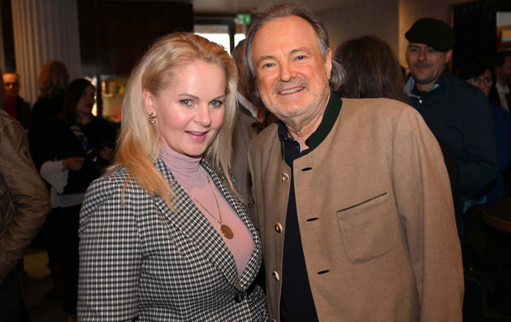 PR-Lady Phoebe Rocchi, Pfandleiher und Autor Thomas Käfer @ Premiere von Los(ge)lassen in der ASTOR Filmlounge im ARRI (©Foto: Felix Hörhager)